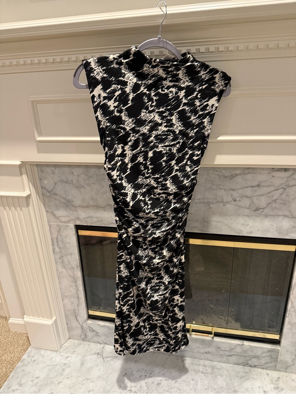 H&M Black and White Patterned Sleeveless Midi Dress